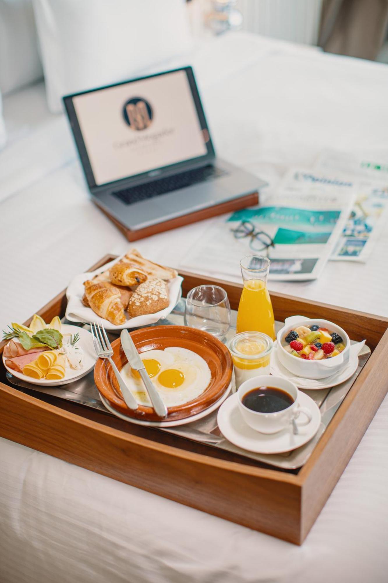 Grand Mogador City Center Casablanca Exteriér fotografie Room service