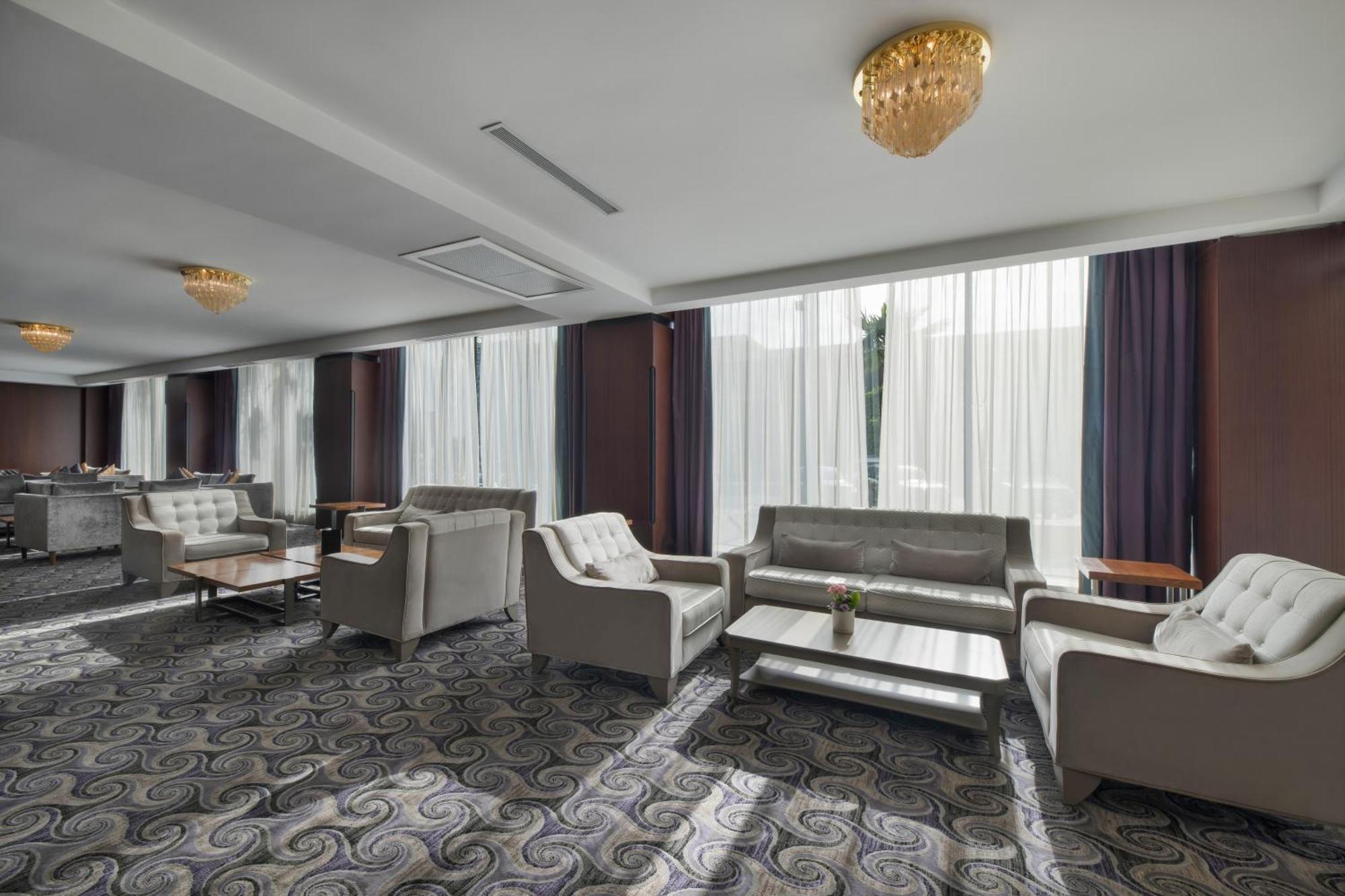 Grand Mogador City Center Casablanca Exteriér fotografie The lounge at the airport