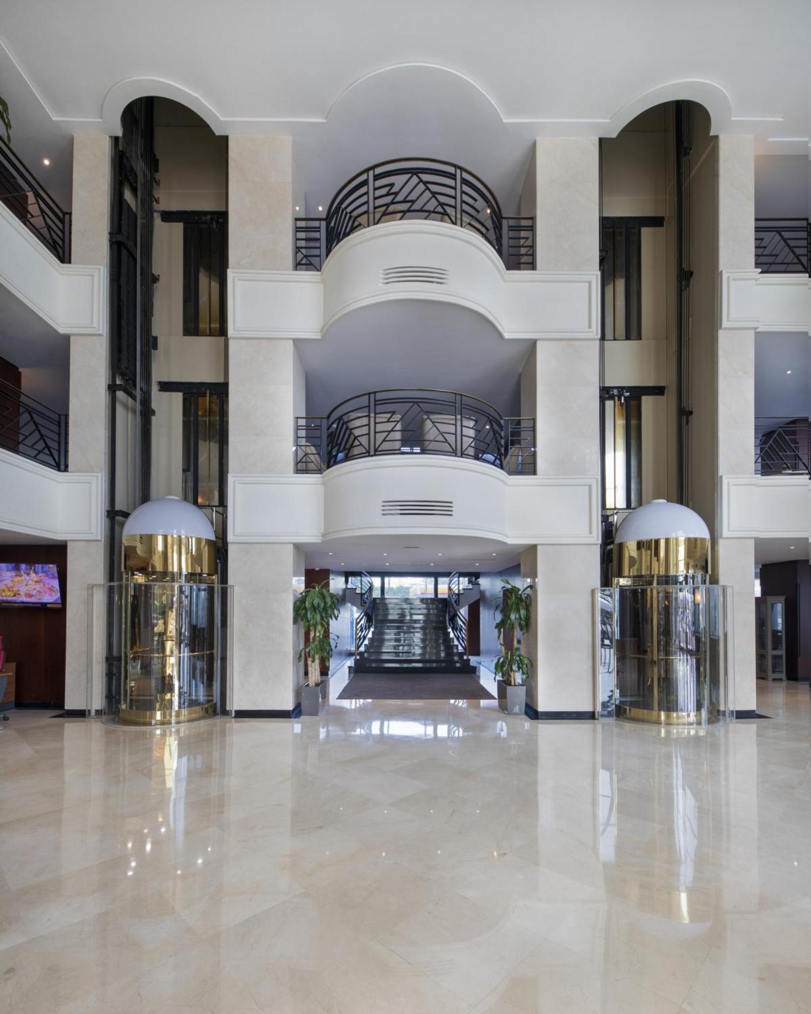 Grand Mogador City Center Casablanca Exteriér fotografie Interior of the hotel