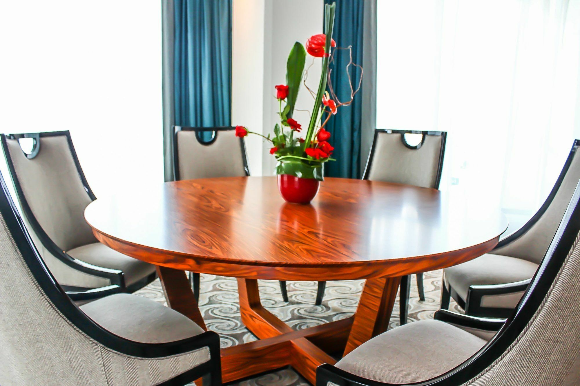 Grand Mogador City Center Casablanca Exteriér fotografie A dining room table